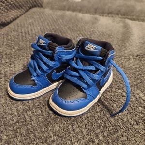 Jordan 1 retro high  OG toddler size 5c